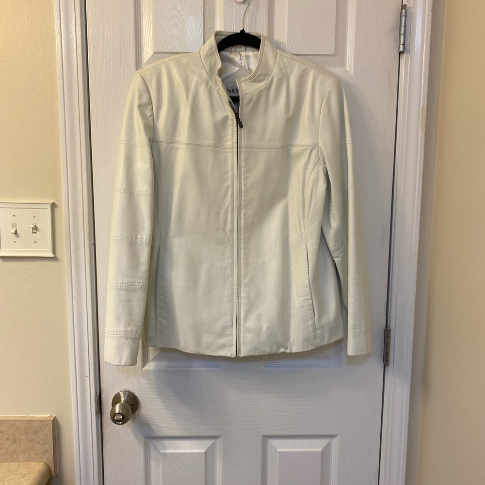 Women’s Vintage Parisian Works Leather Coat. Large